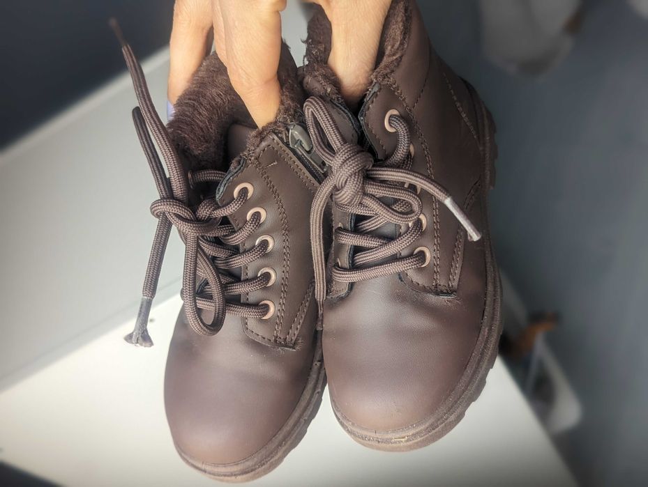 Buty chłopięce trapery 27 jesień zima brązowe ocieplane prawie nowe
