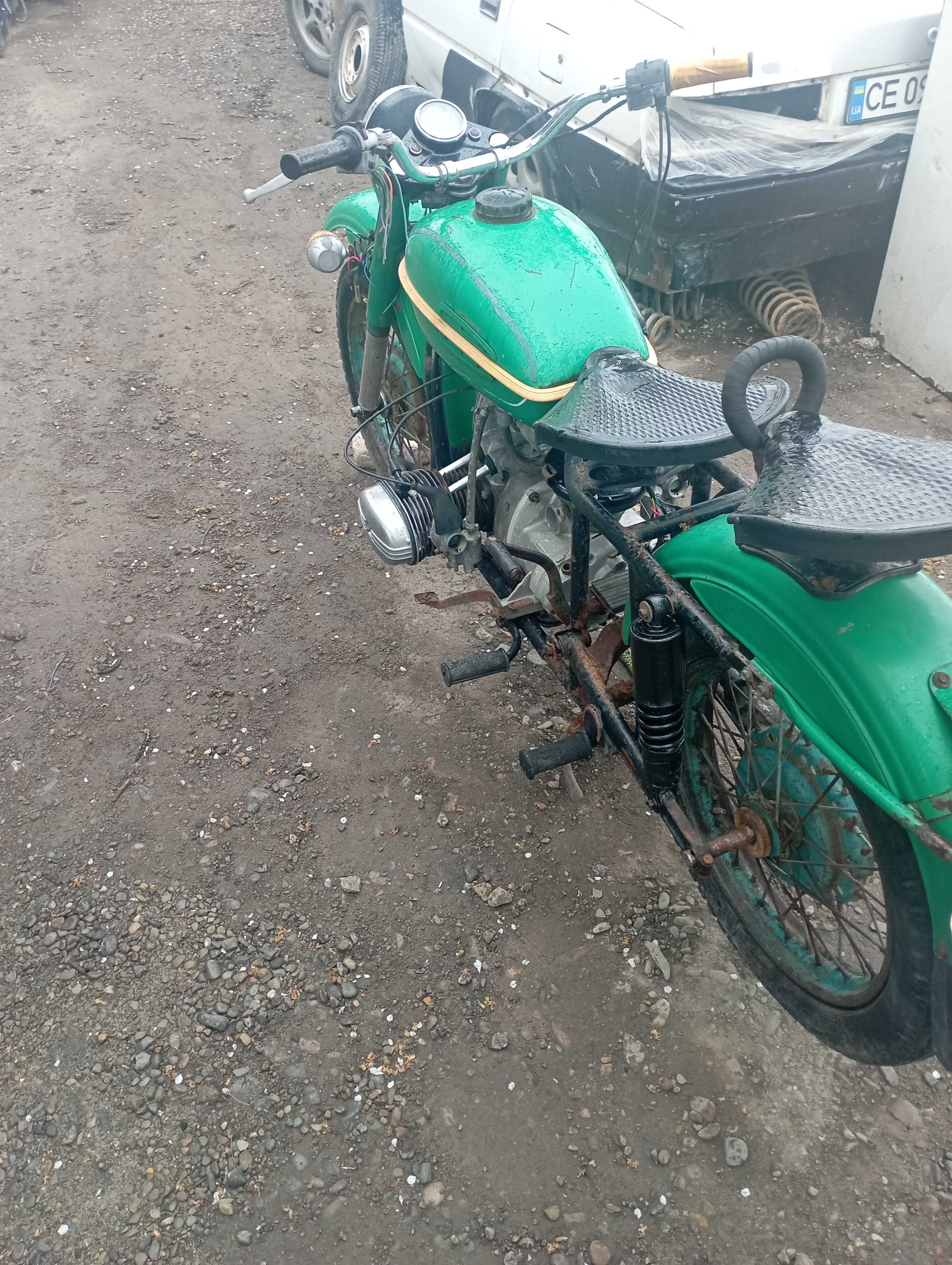 Продам мотоцикл Урал не на ходу на документах в рідній фарбі