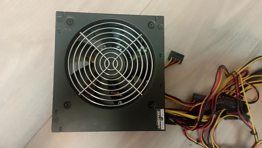 Блок живлення CHIEFTEC 600w
