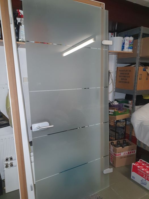 Drzwi szklane do przedpokoju łazienki