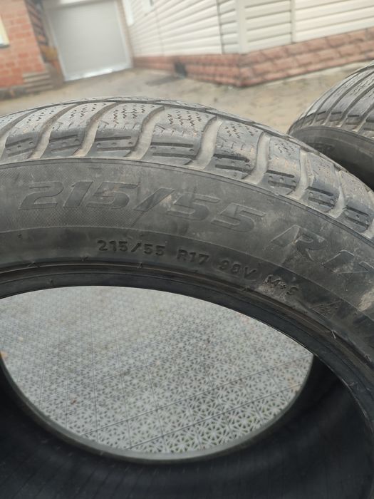 Продам зимову гуму 215/55r17