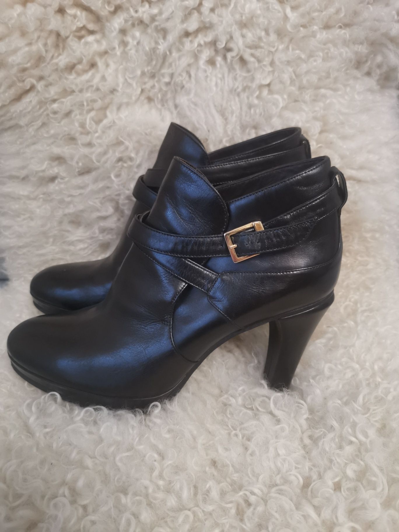 Damskie botki MaxMara rozm. 38