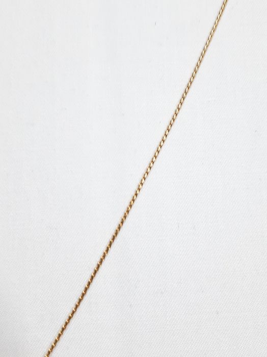 Colar em aço inoxidável com pingente cristal