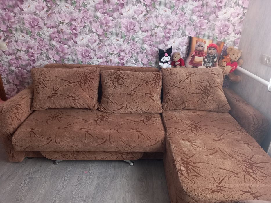 Диван кутовий в гарному стані