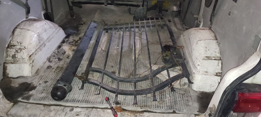 Przęsło ogrodowe ze słupkiem furtka ogrodzenie kute słupek.