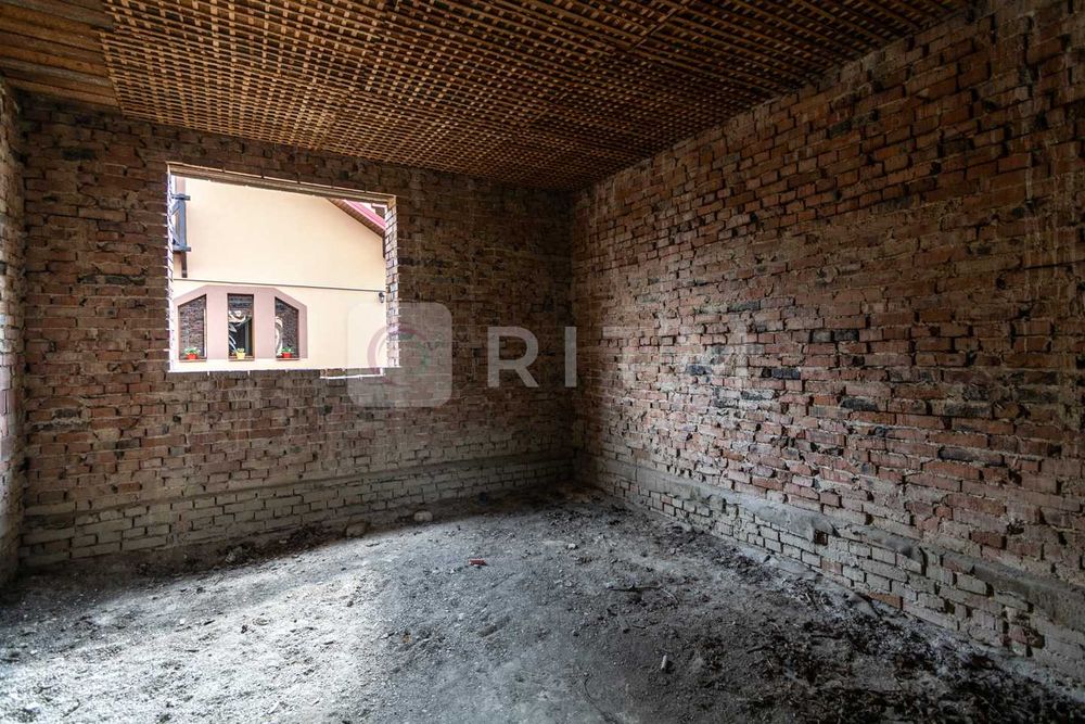 Продається затишний будинок (сирець)