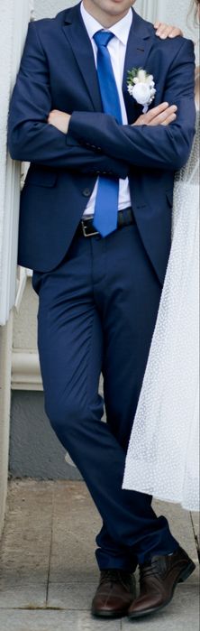 Продам чоловічий класичний костюм