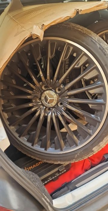 Jantes 18 mercedes impecáveis 750 euros com pneus praticamente novos