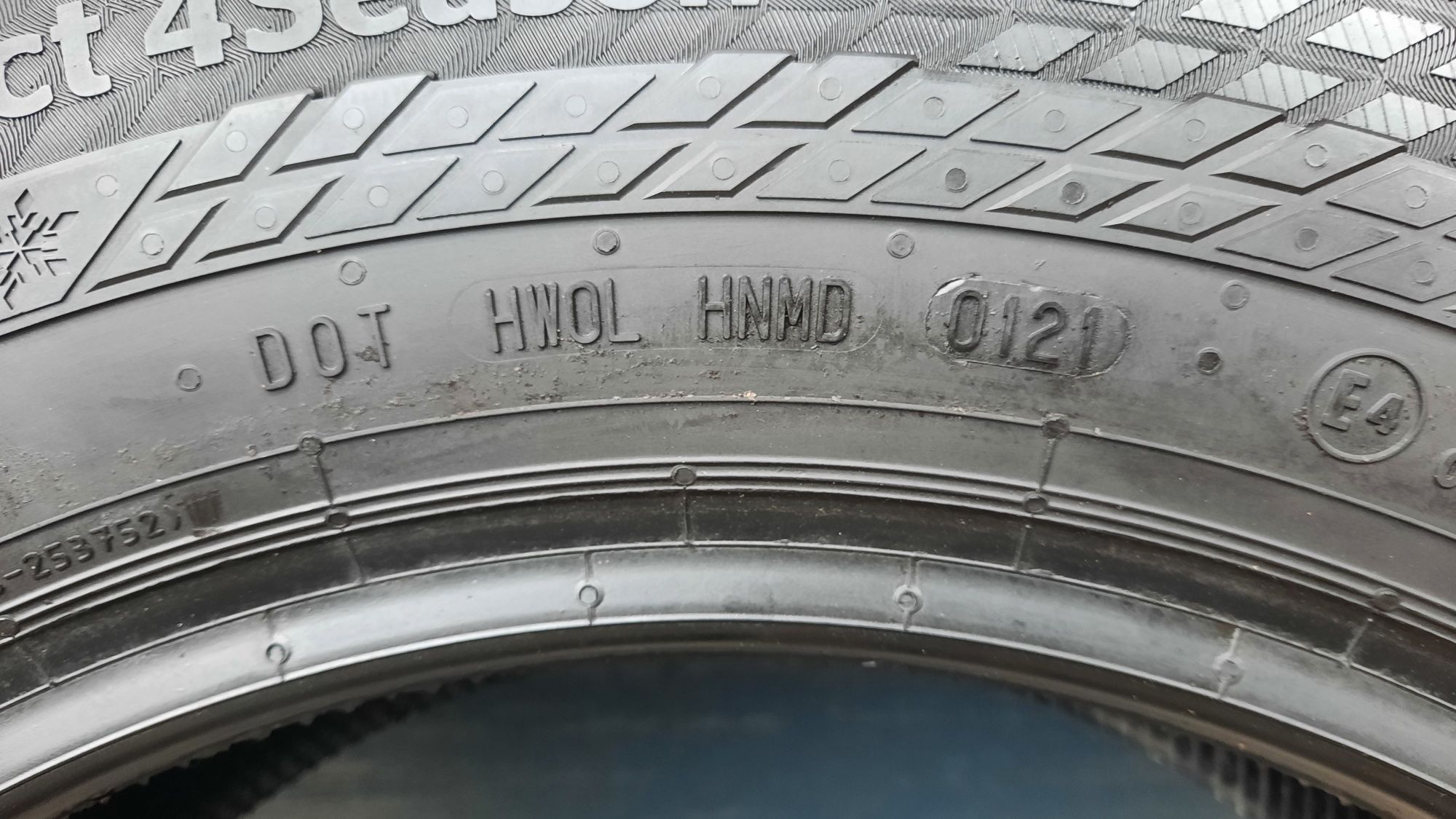 Continental 215/65 R16 C VanContact 4Season
