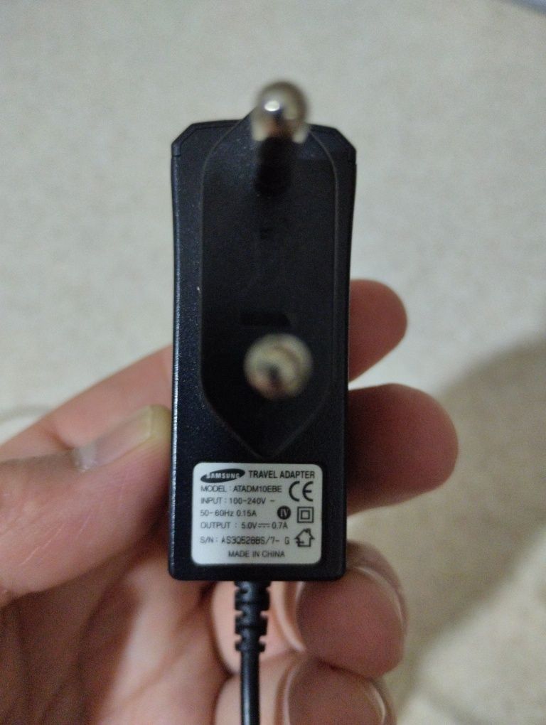 Продам зрядне Самсунг ATADM10EBE.