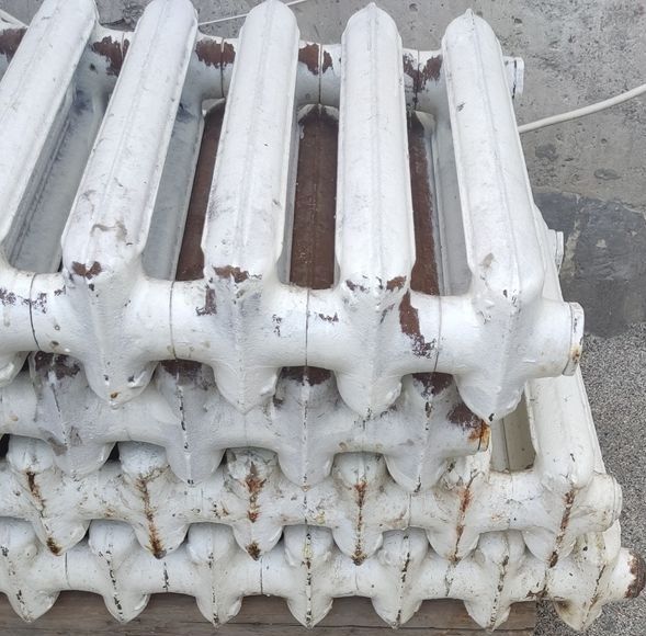 Батарея, радіатор опалення. Радиатор отопления