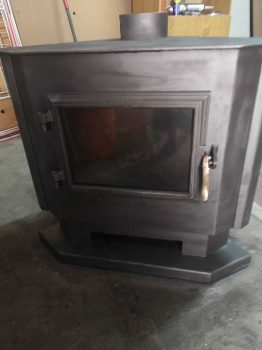 Salamandra a Lenha e tubo chaminé