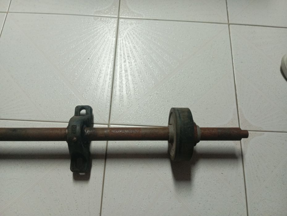 Veio com chumaçeiras e poli