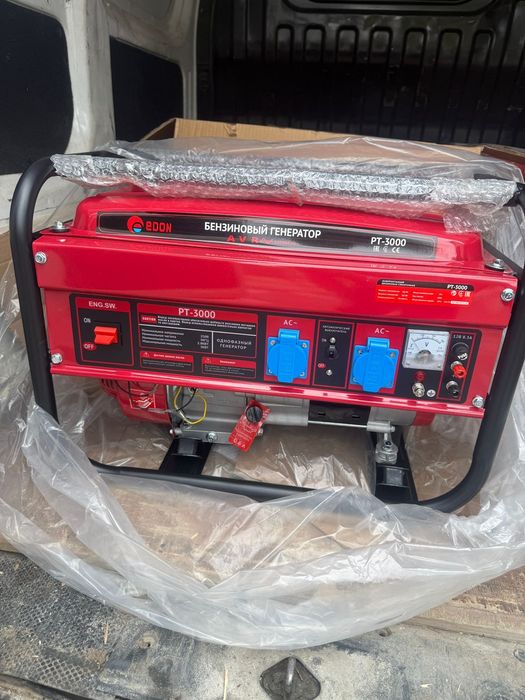 Бензиновий генератор