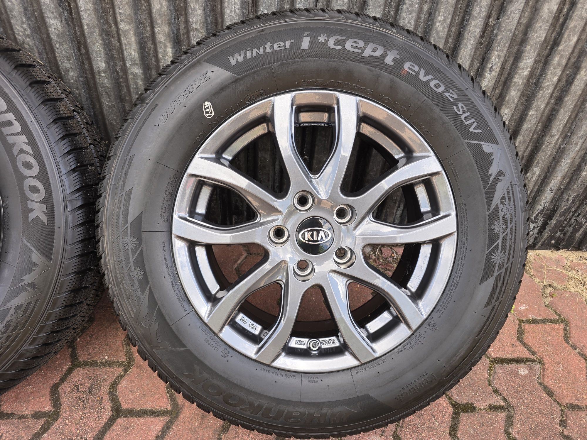 Felgi z oponami 215/70R16 Kia Sportage 5x114,3 Hyundai Tucson ix35