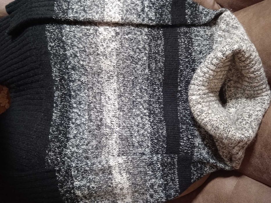 Продам жіночий светер