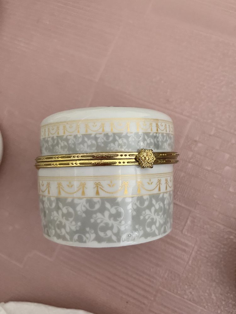 Caixa guarda jóias da rainha Elisabeth II aniversário da