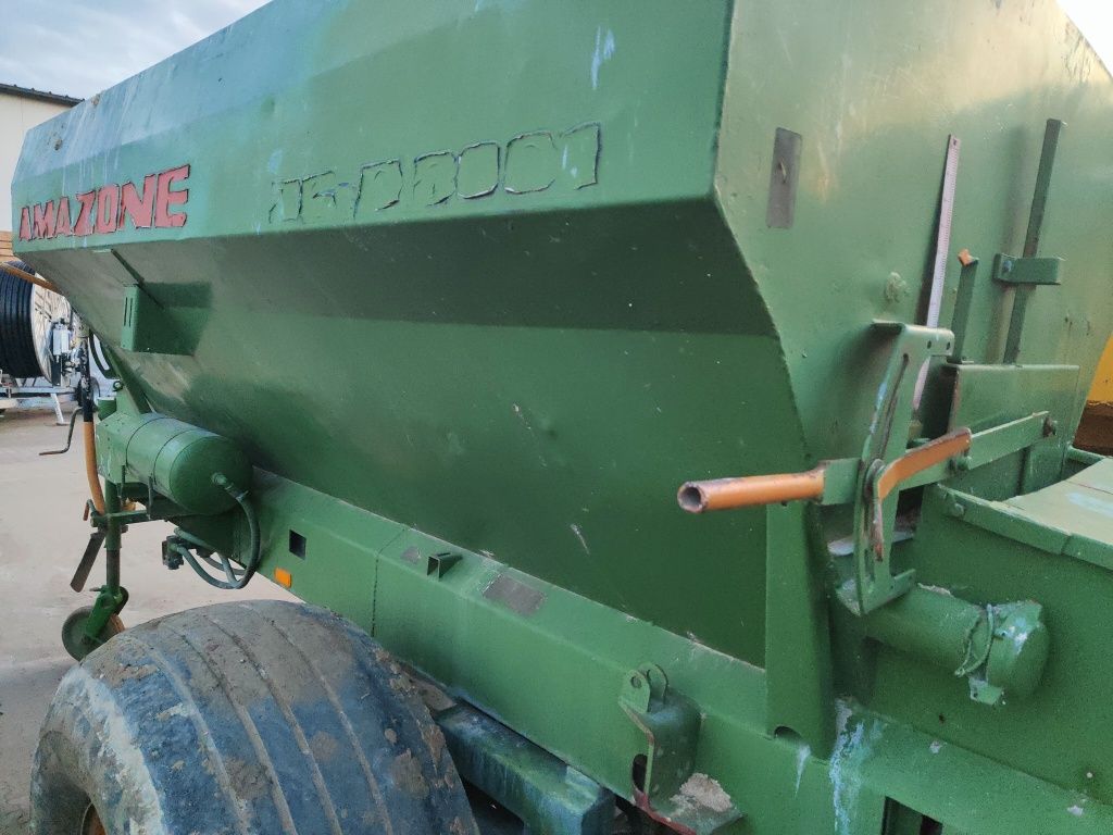 Rozsiewacz wapna nawozu Amazone  zgb8001 przyczepa silos