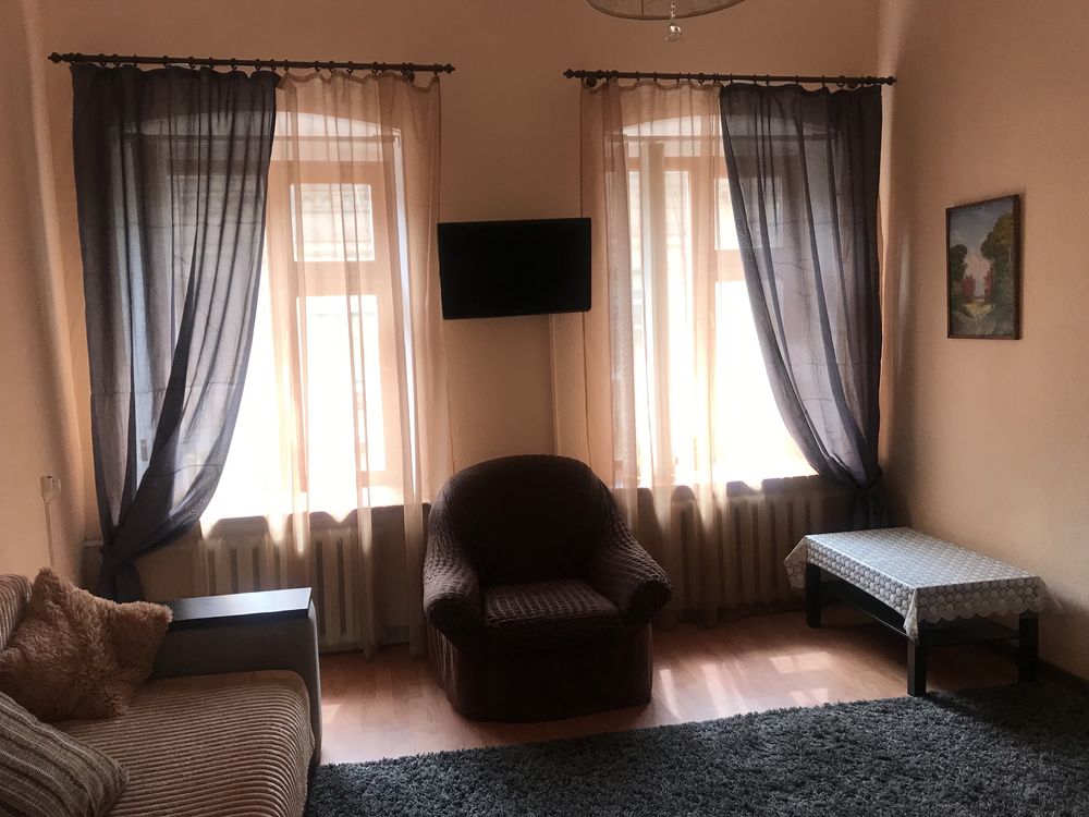 З кімнатна затишна квартира в ценрі Кропивницького