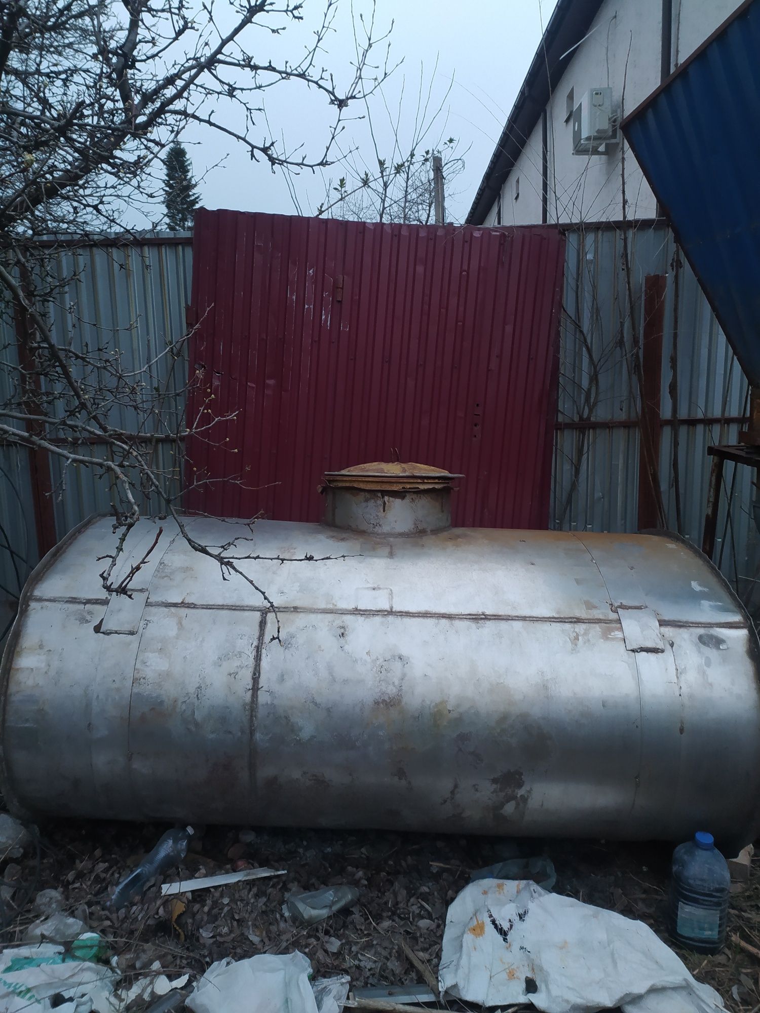 Продам бочку ёмкость цистерну на 2 тонны
