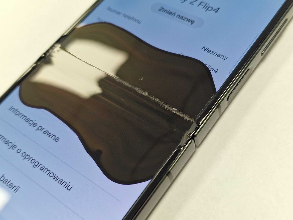 Samsung Galaxy Z Flip4 8GB/ 256GB/ uszkodzony wyświetlacz/ czytaj