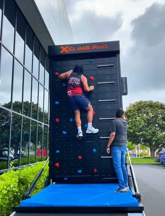 Mobilna Ruchoma Ścianka Wspinaczkowa - Innowacja we Wspinaniu