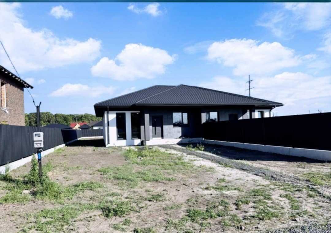 Продам будинок - дуплекс в селі Рованці