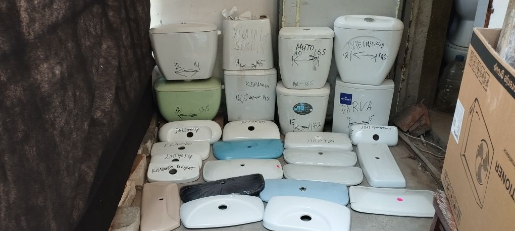 Продам унитазы ,бачки , крышки б/у.