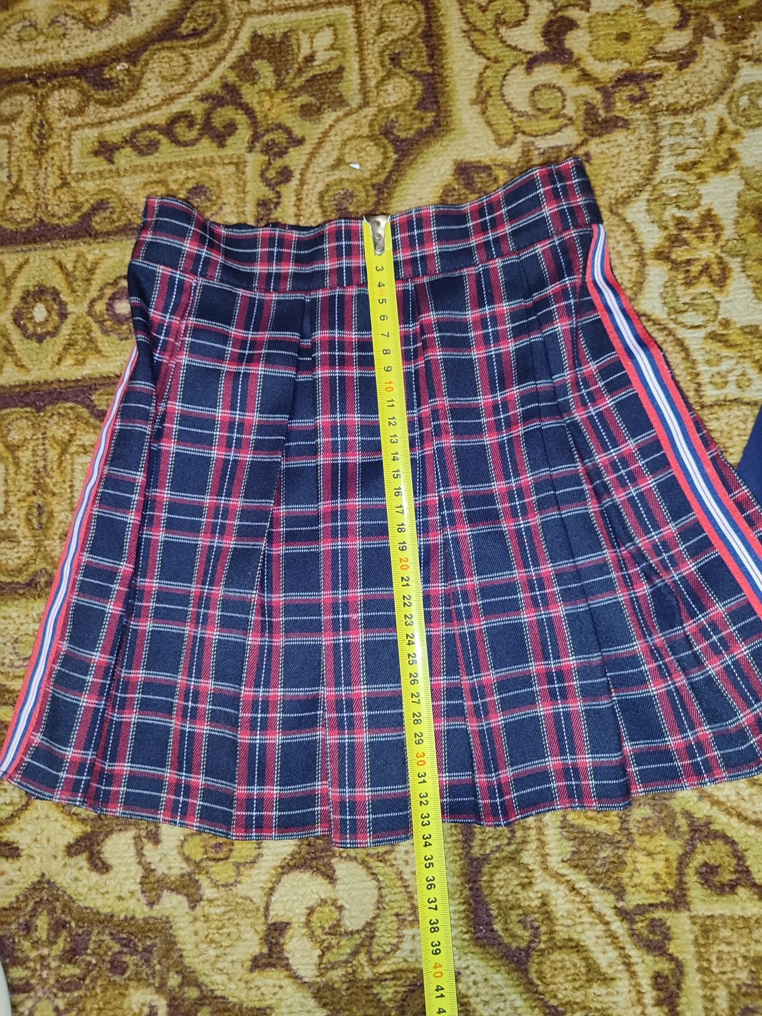Шкільна блузка і юбки на 122 см