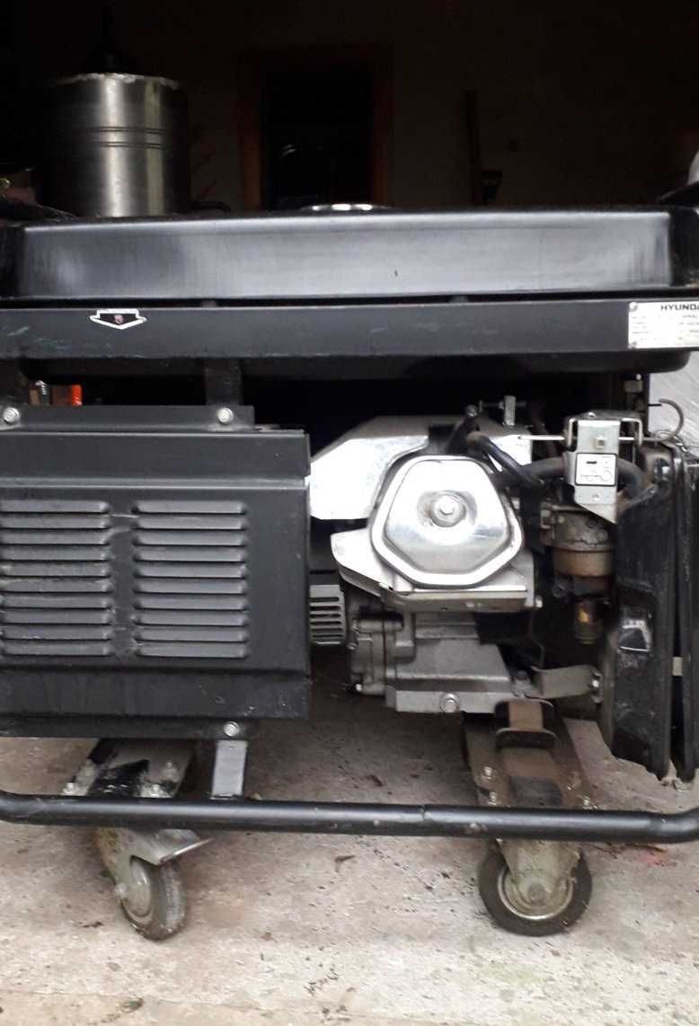 Бензиновий генератор HHY7000FE