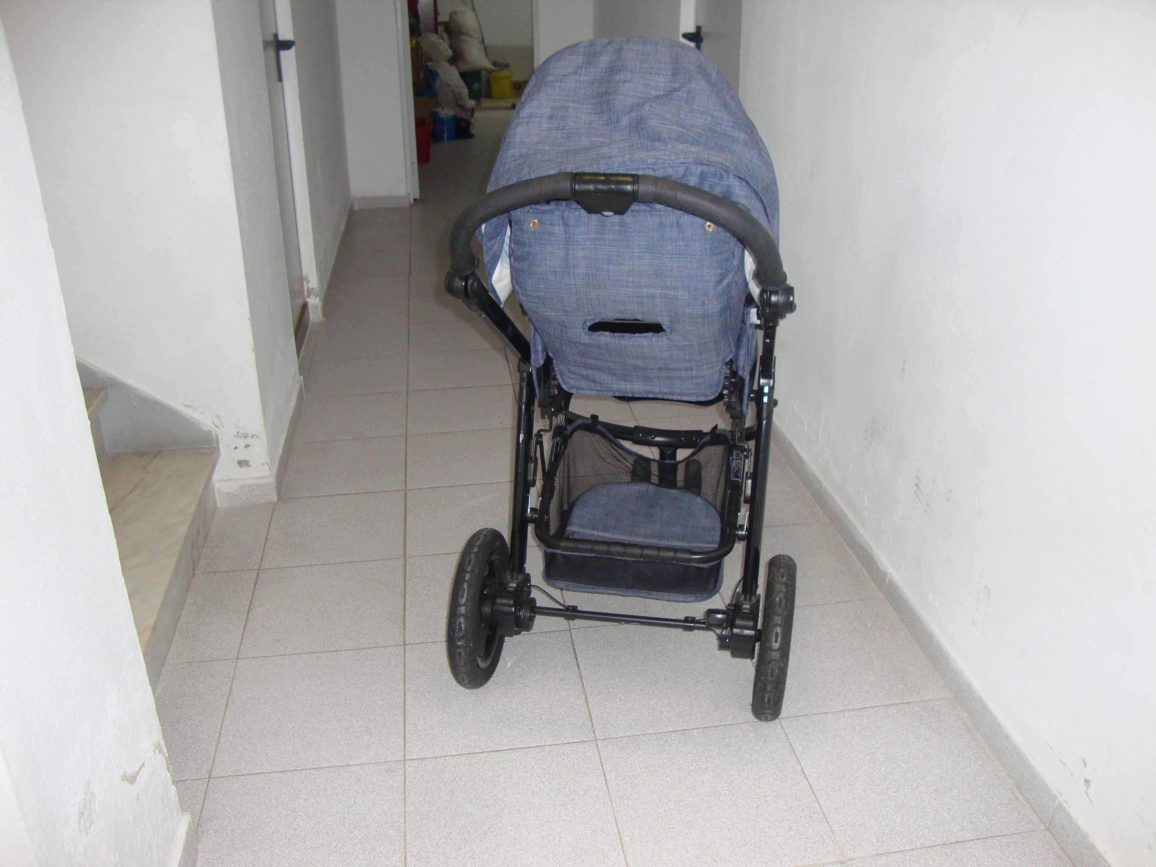 Vendo conjunto bebecar ovo ,carrinho de passeio e   sistema isofix