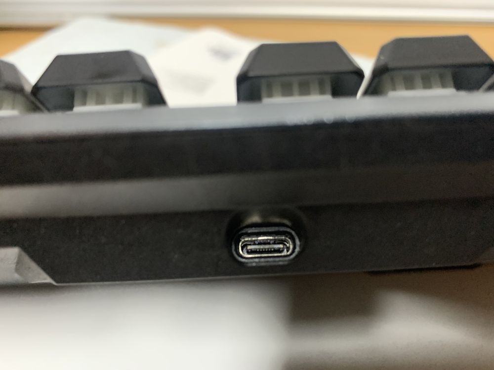 Механічна геймерська клавіатура з RGB підсвіткою MSI GK50 TKL low prof