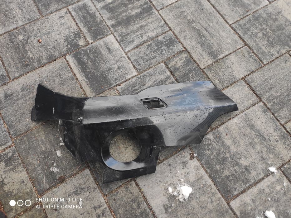Fragment część błotnika przedniego prawy BMW X5 E70 Przedlift Sprysk
