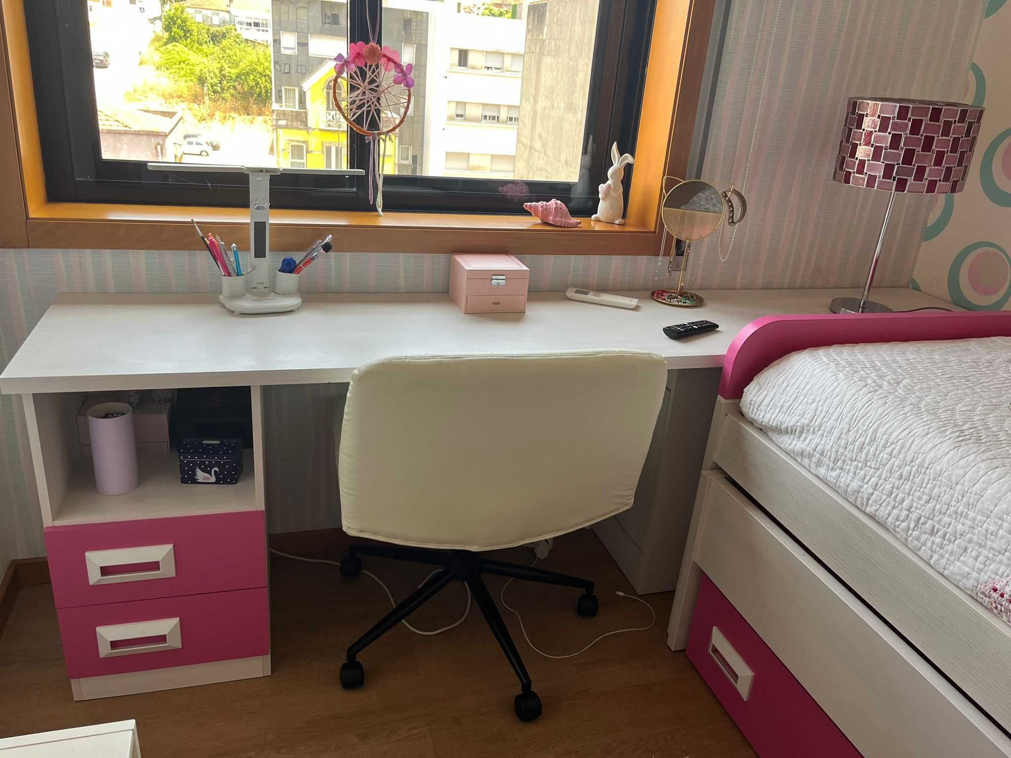 Quarto IKEA Juvenil para Menina – Completo e Impecável