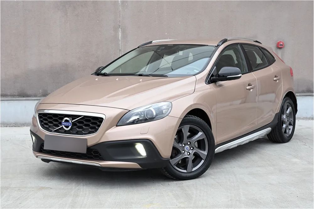 Volvo V40 Cross Country D3 2.0 150KM 5 CYLINDRÓW Summum JAK NOWY Bezwypadkowy NOWE HAMULCE
