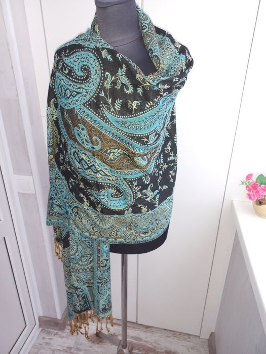 Чудовий палантин,шарф! Розмір 200×70.