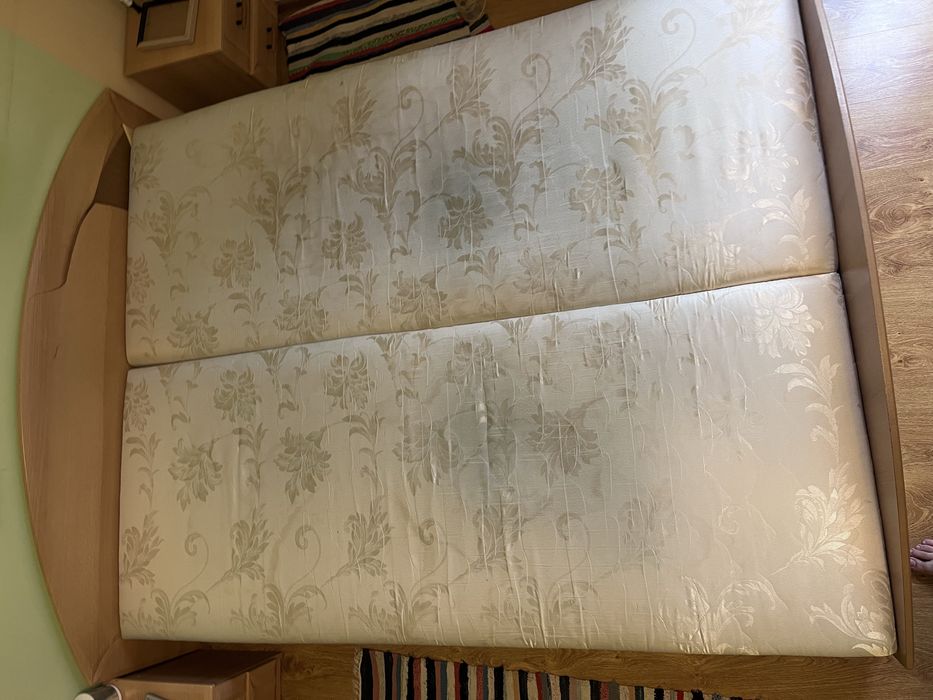 Двоспальне ліжко