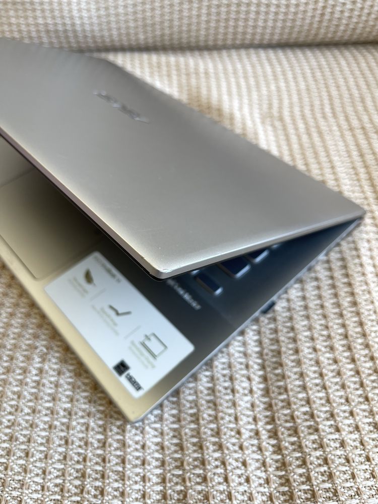 ASUS VivoBook 14 2019