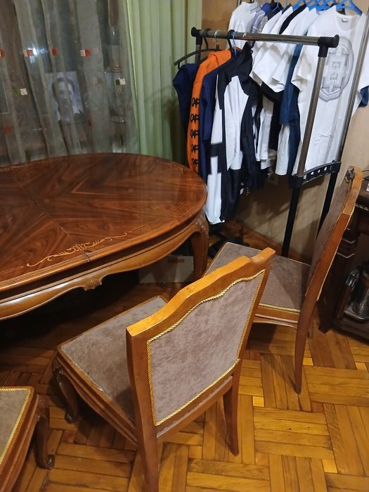 Стол красный дуб обеденный на большую судьбу 4 стула в наборе к столу