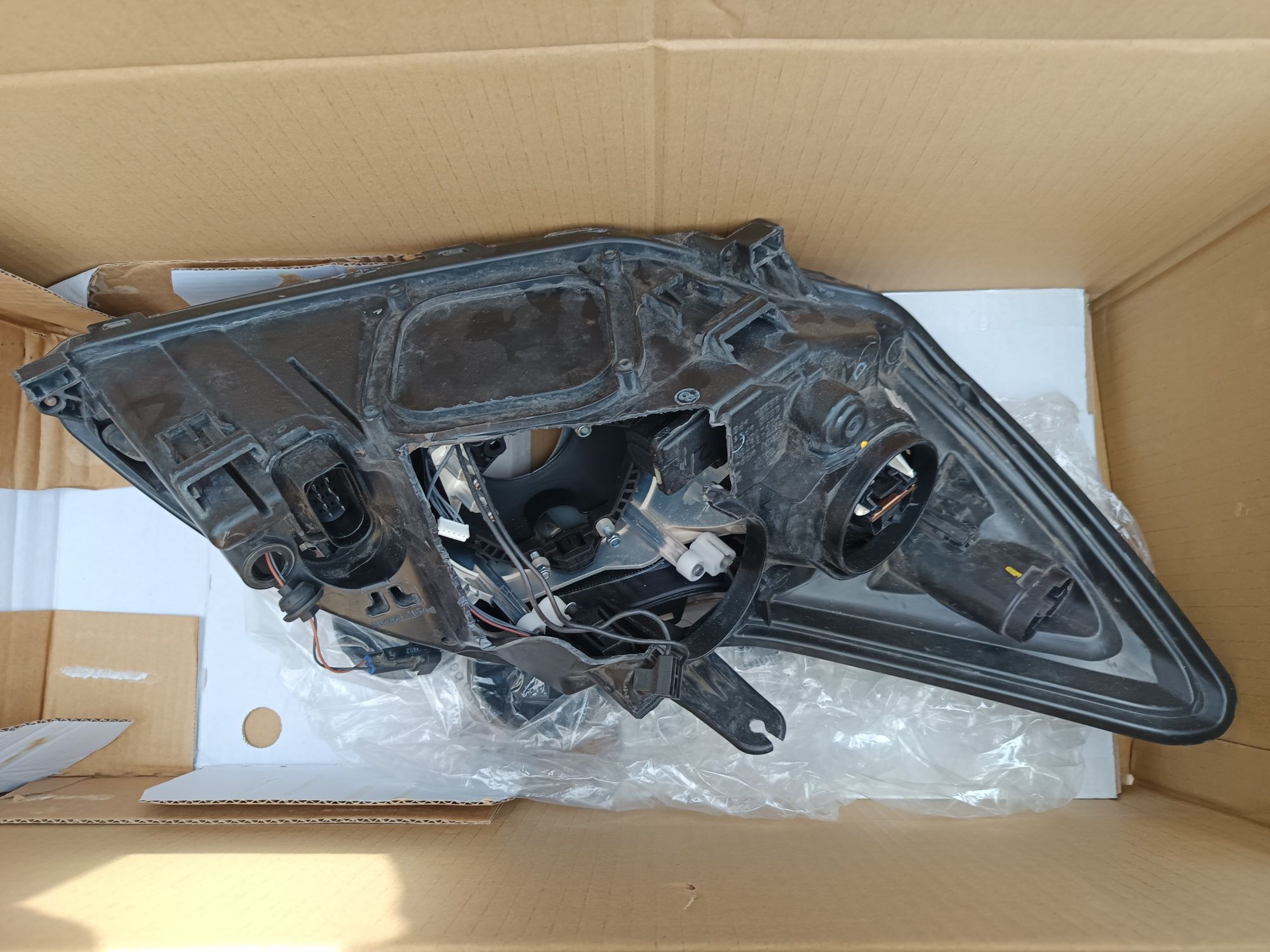 Lampy reflektory przednie Ford Focus II MK2