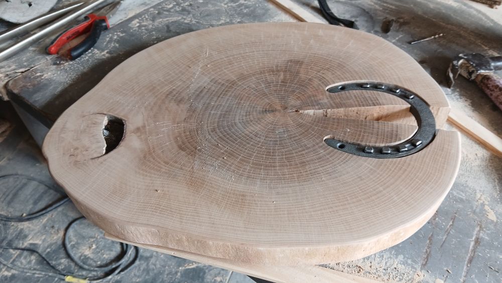 Rodela para mesa de apoio em faia, com acabamento