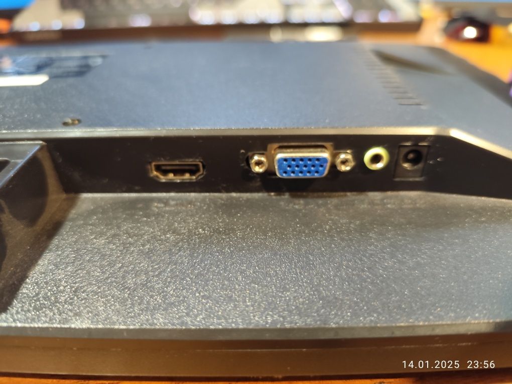 2E E2020B Black 19,5″ 1600×900/IPS/5мс/210кд/м2/D-Sub, HDMI без ноги