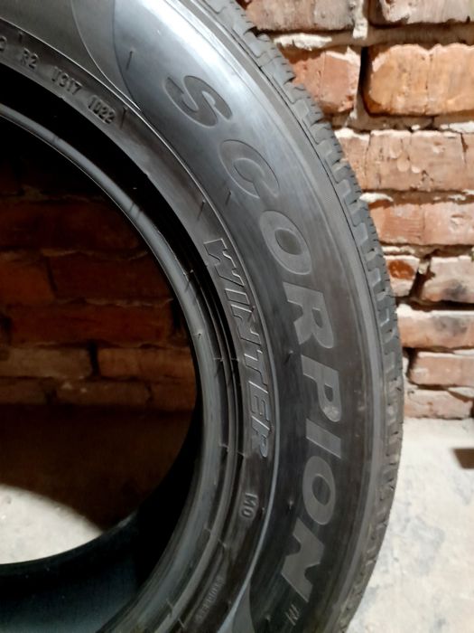 NIE NAPRAWIANE opony zimowe Pirelli 235/65/17.