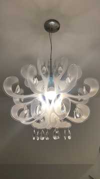 Biała lampa z kryształkami Ikea