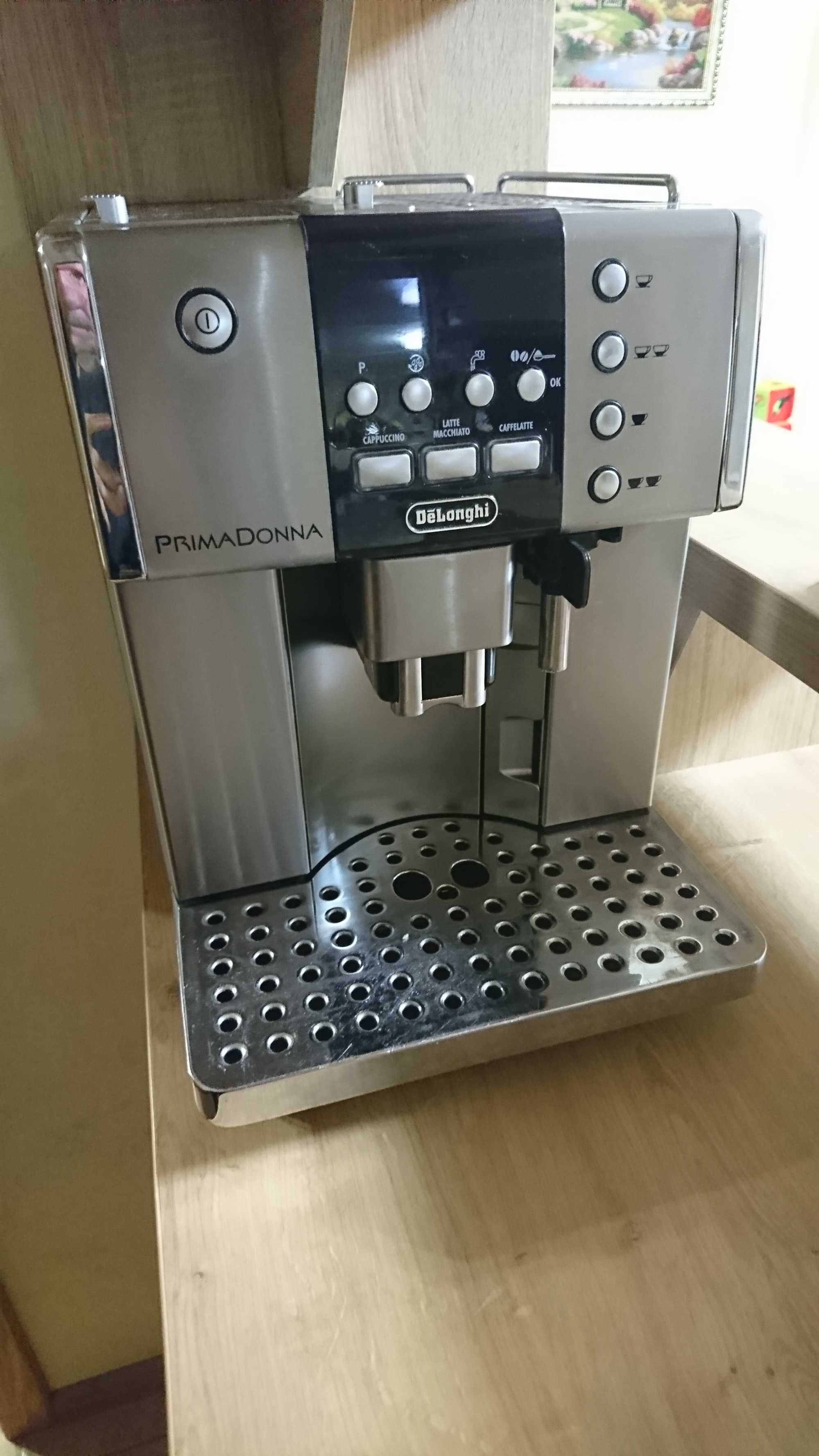 Кофемашина Delonghi 6600