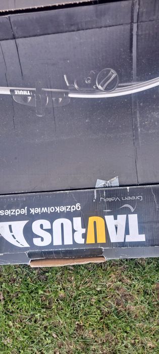 Sprzedam aluminiowy   bagażnik  taurus/thule dachowy z 2 uchwytami na