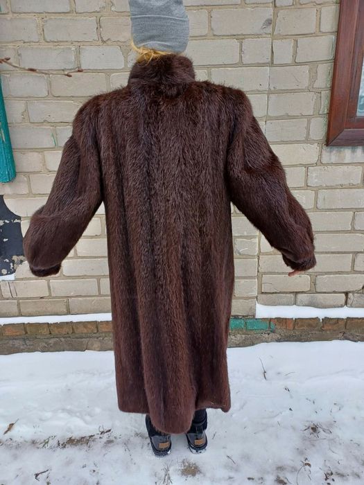 Продам шубу в ідеальному стані стані.
