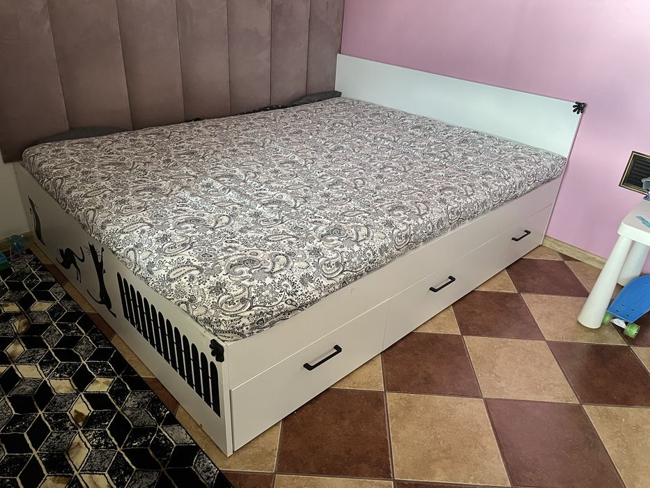Łóżko z materacem 160/200