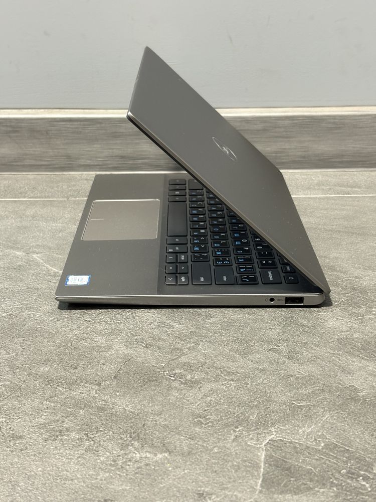 Dell Latitude 3301 | i5-8265u | 8GB RAM | 256GB NVMe | Full HD IPS