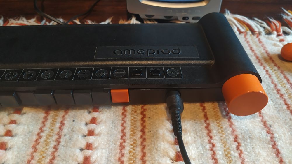 Elwro Ameprod TVG-10 # Atari # Commodore # Nintendo # Amiga